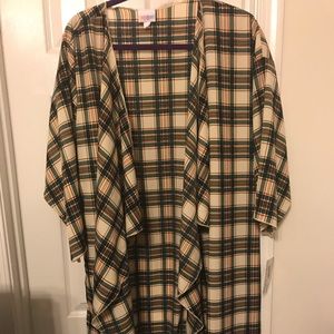 NWT LulaRoe plaid Shirley - size Large